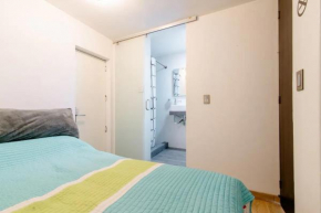 Habitación equipada, baño independiente y cocina. Cerca del Centro Histórico